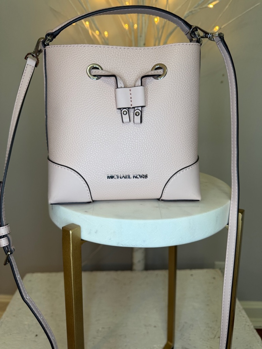 Michael Kors NWOT small bucket bag, blush, pink Cross/handbag removable strap